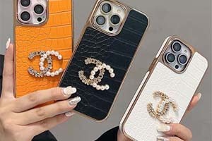 今日、盛大に 10 種類の日本市場向けにデザインされた花柄の iPhone ケースが発表されました。特に 2024 年 5 月 5 日の端午の節句を迎えるためです。これらのケースは、日本の伝統的な花の美しさと繊細さを示すだけでなく、現代的なファッション要素も融合させており、あなたの携帯電話に独特な魅力を加えます。上質な素材を選び、心地よい感触と頑丈な保護を実現し、あなたの iPhone がどんな場面でも輝きを放ちます。単なる携帯電話ケー