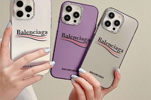 日本の「海の日」という特別な日に、バレンシアガは iPhone の全機種対応のスマホケースを発売しました。そのデザインは「海の日」のテーマにぴったりで、独特の魅力を持っています。発売されるや否や、大人気となり、大きな注目を集めています。品質はさらに保証されており、精巧な工芸、上質な素材により、ユーザーはファッションと安心を同時に楽しむことができます。外観であれ、内面であれ、いずれも卓越しています。